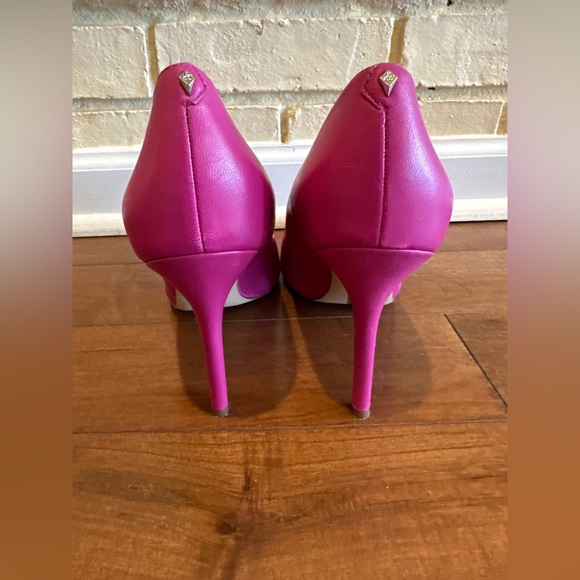 Pink heels - Picture 3 of 4